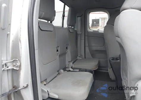 2013 Toyota Tacoma from USA, damaged, VIN 5TFTX4CN3DX032462